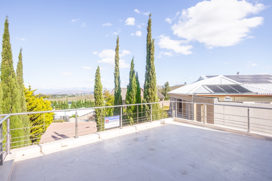 6 Bedroom Property for Sale in Fairway Heights Western Cape